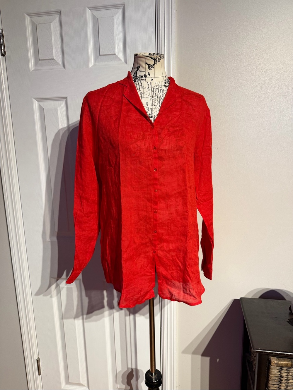 NWOT Dana Buchman Linen Vintage Button sheer ornate gauzy crushed Red Blouse 10